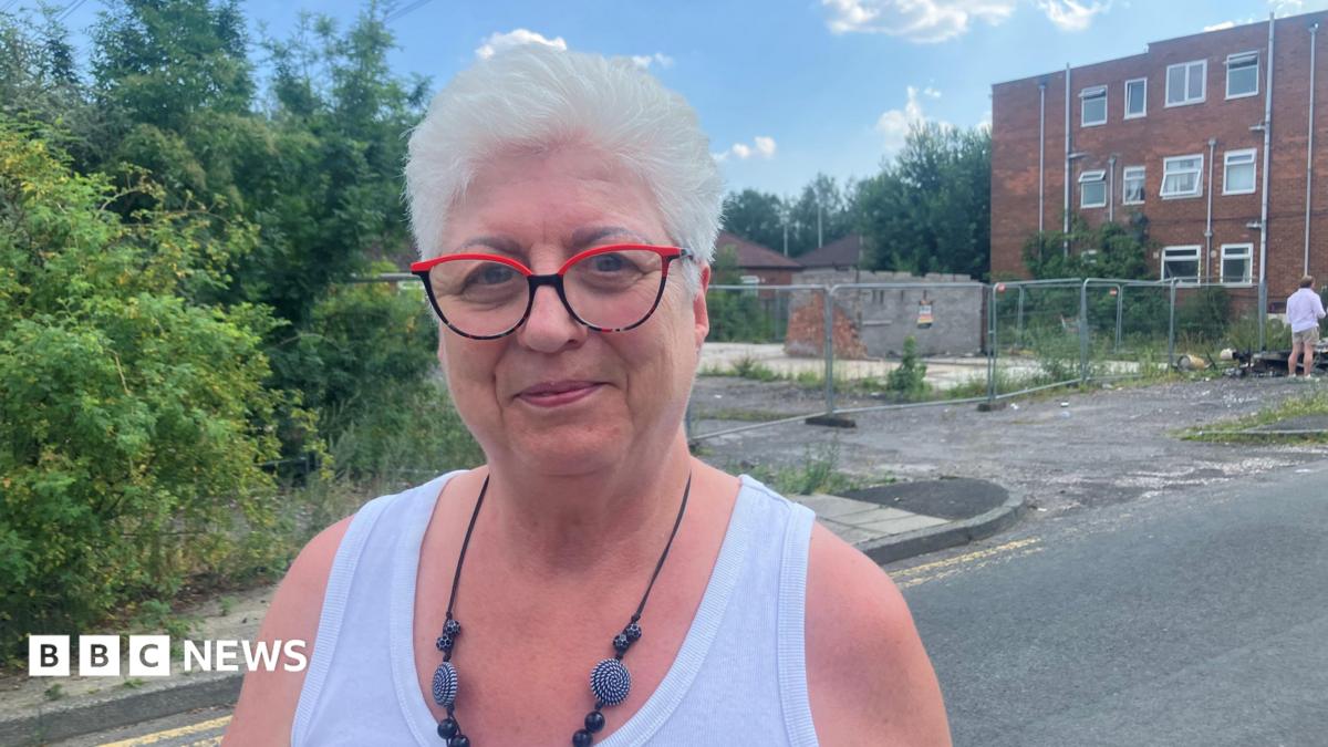 Bury derelict flats: Residents call for council purchase | Manchester News Bury derelict flats: Residents call for council purchase | Manchester News