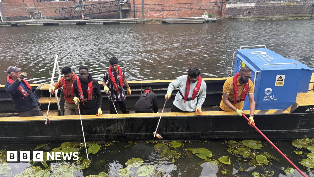 Volunteers fill 50 bags in Leicester waterways clean-up