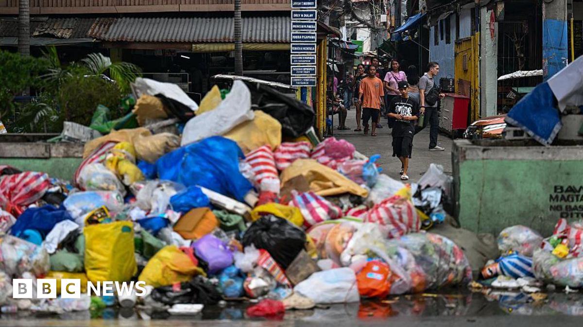 Manila warns of health emergency over mounting rubbish