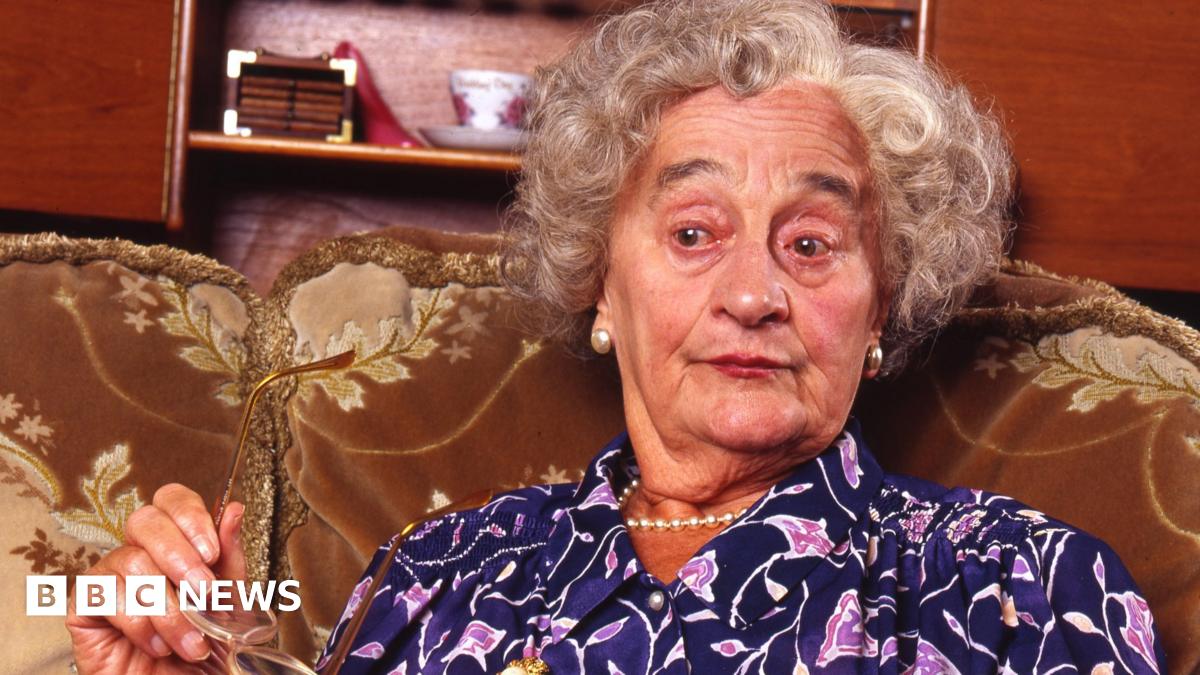 Royle Family and Dibley actress Liz Smith dies aged 95