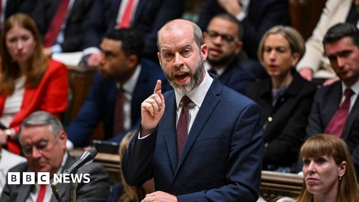 Business Secretary Jonathan Reynolds addresses the House of Commons