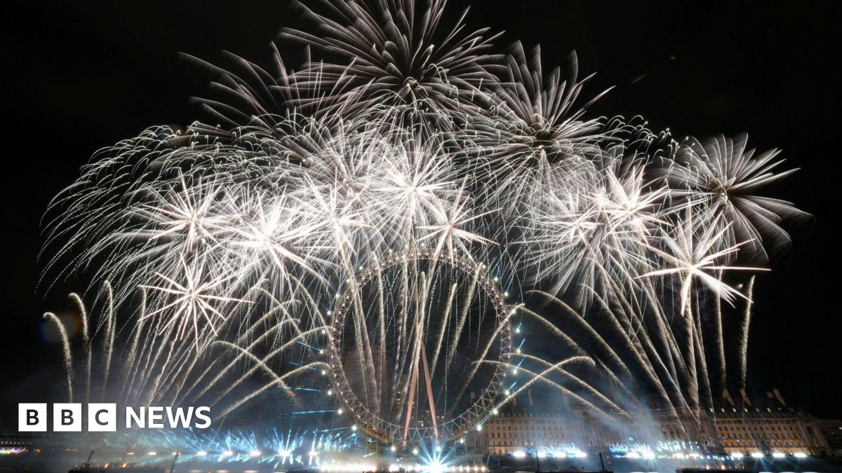 London New Year’s Eve: Fireworks set to go ahead, says mayor