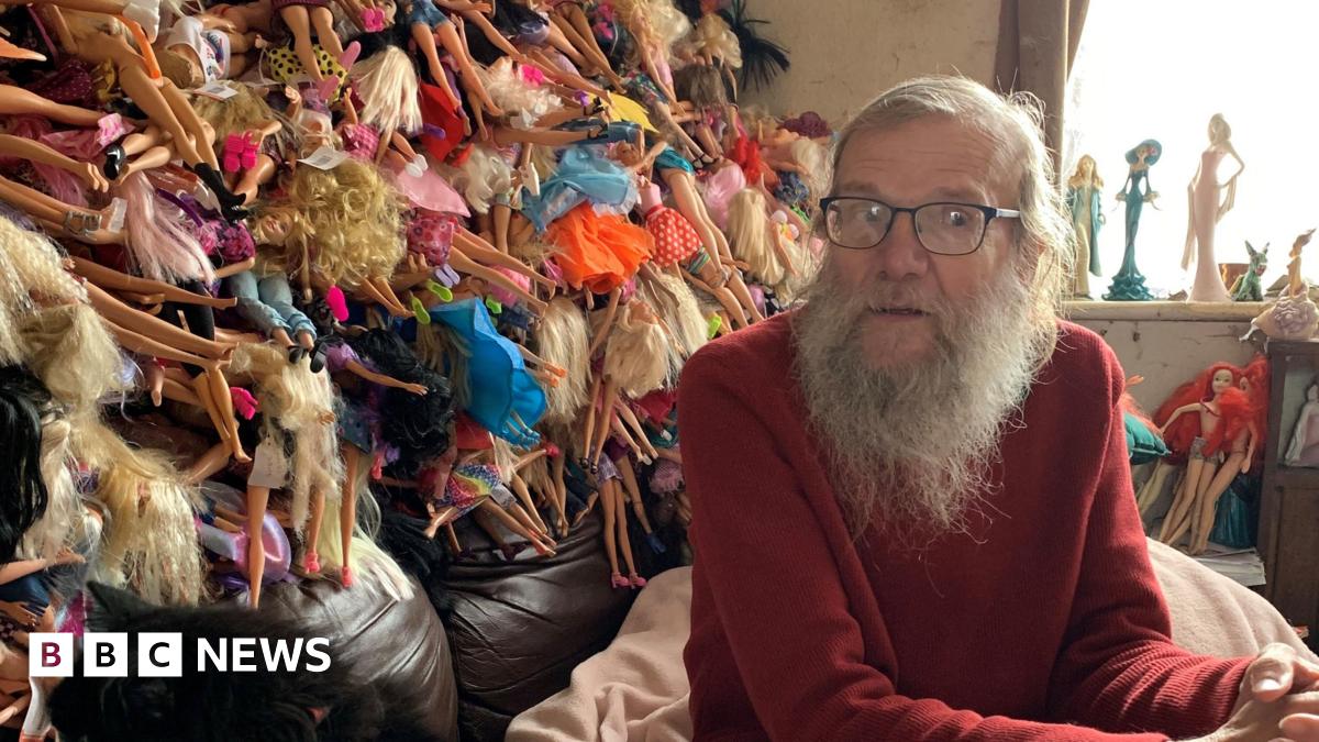 Hoarding a mental health emergency - group warns