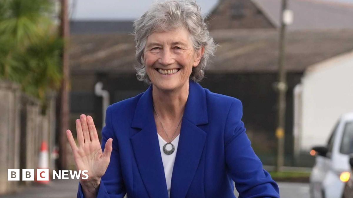 Irish presidential election: Heather Humphreys concedes to Catherine Connolly after tallies