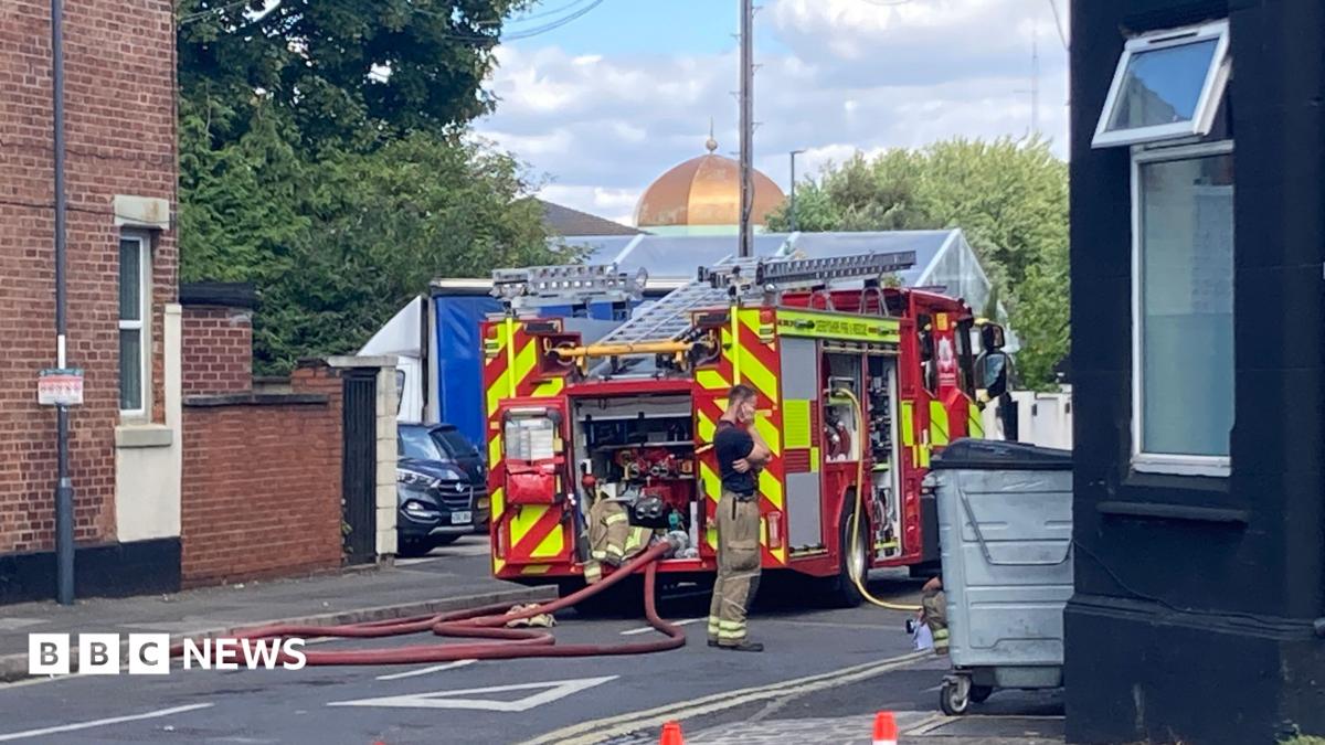 Arson arrests after garden fire spreads to homes in Derby