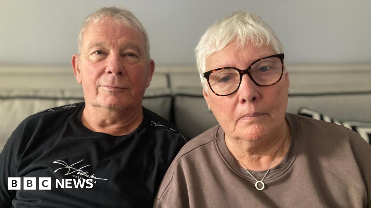
                            Huntingdon couple sheltered six passengers after train attack