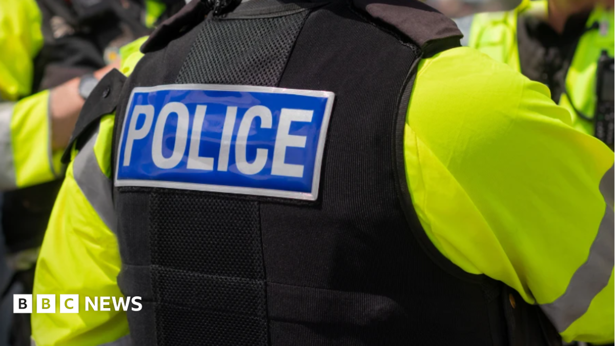 Former Dorset PC sentenced for domestic abuse victim relationship