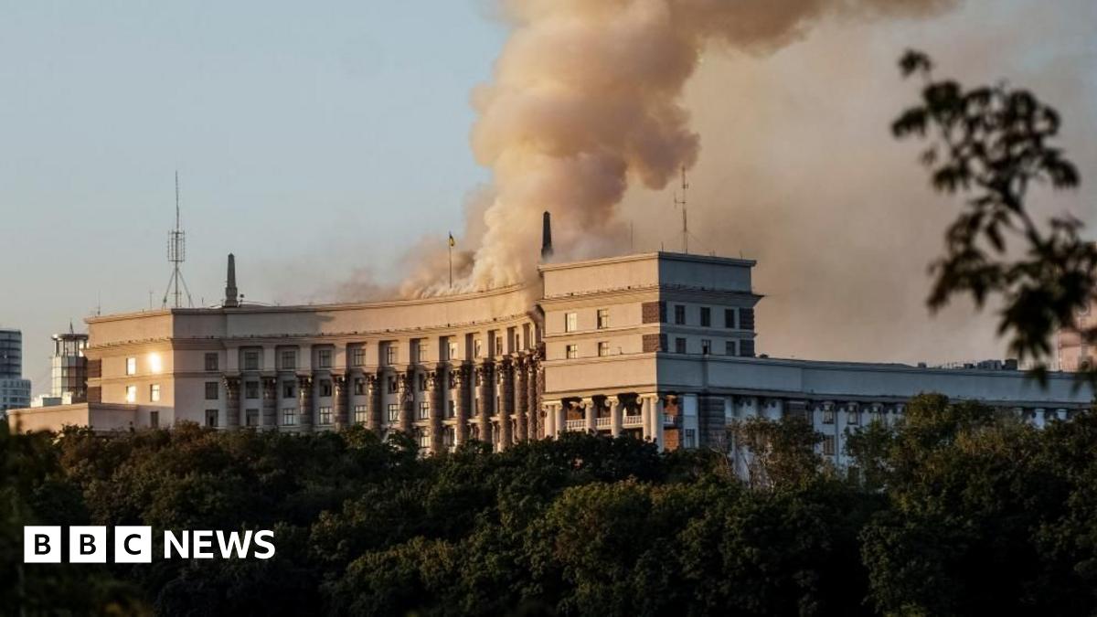 Russia hits main Ukrainian government building for first time - follow live thumbnail
