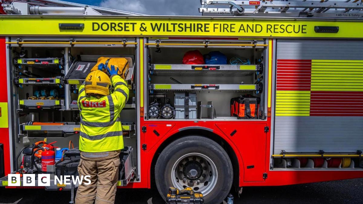 Firefighters battle Trowbridge grass fire after bonfire spreads