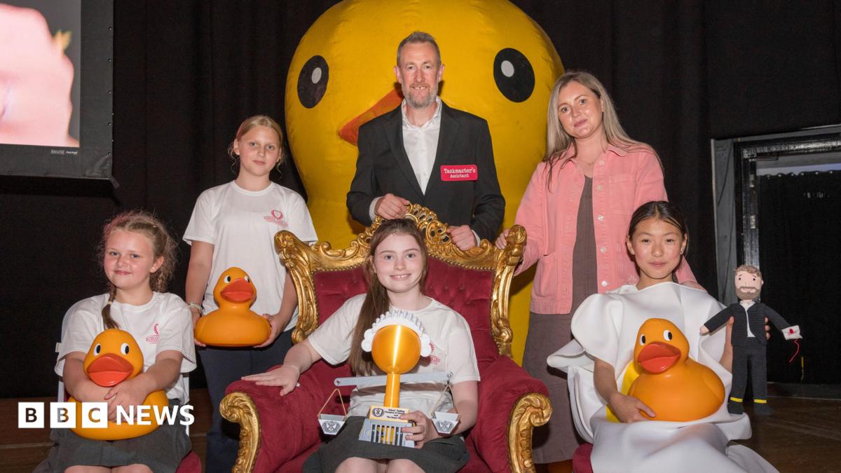 bbc.co.uk - Alice Cullinane - Taskmaster's Alex Horne hosts competition for pupils