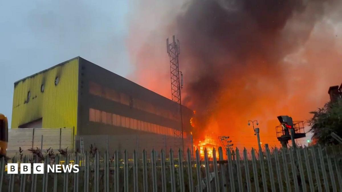 Fire engulfs Bermondsey waste centre