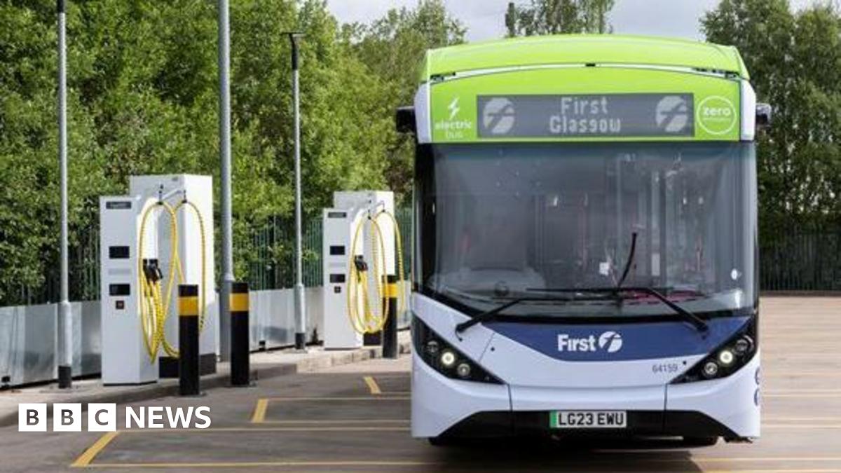 Glasgow electric buses withdrawn over ‘technical failures’