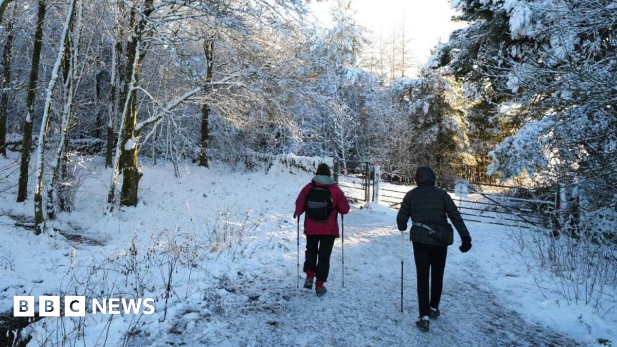 Amber warning in place as UK braces for snow disruption