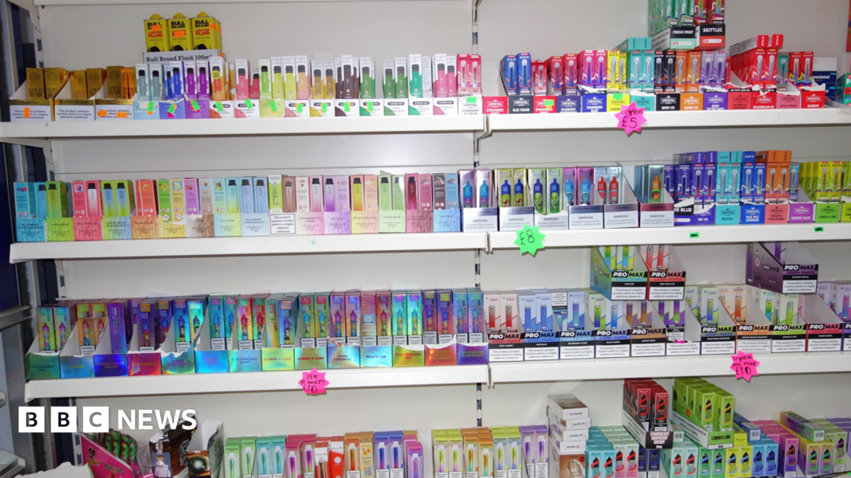 Wolverhampton shop fined £100k for selling vapes to children