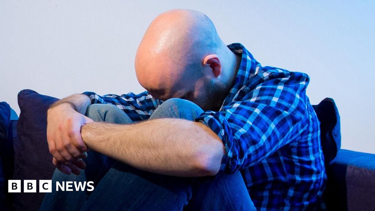 Text Messaging Offers Mental Health Support - health news from BBC