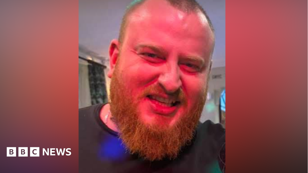 Man killed in Ashton-under-Lyne karaoke bar was ‘gentle giant’ | Manchester News Man killed in Ashton-under-Lyne karaoke bar was ‘gentle giant’ | Manchester News