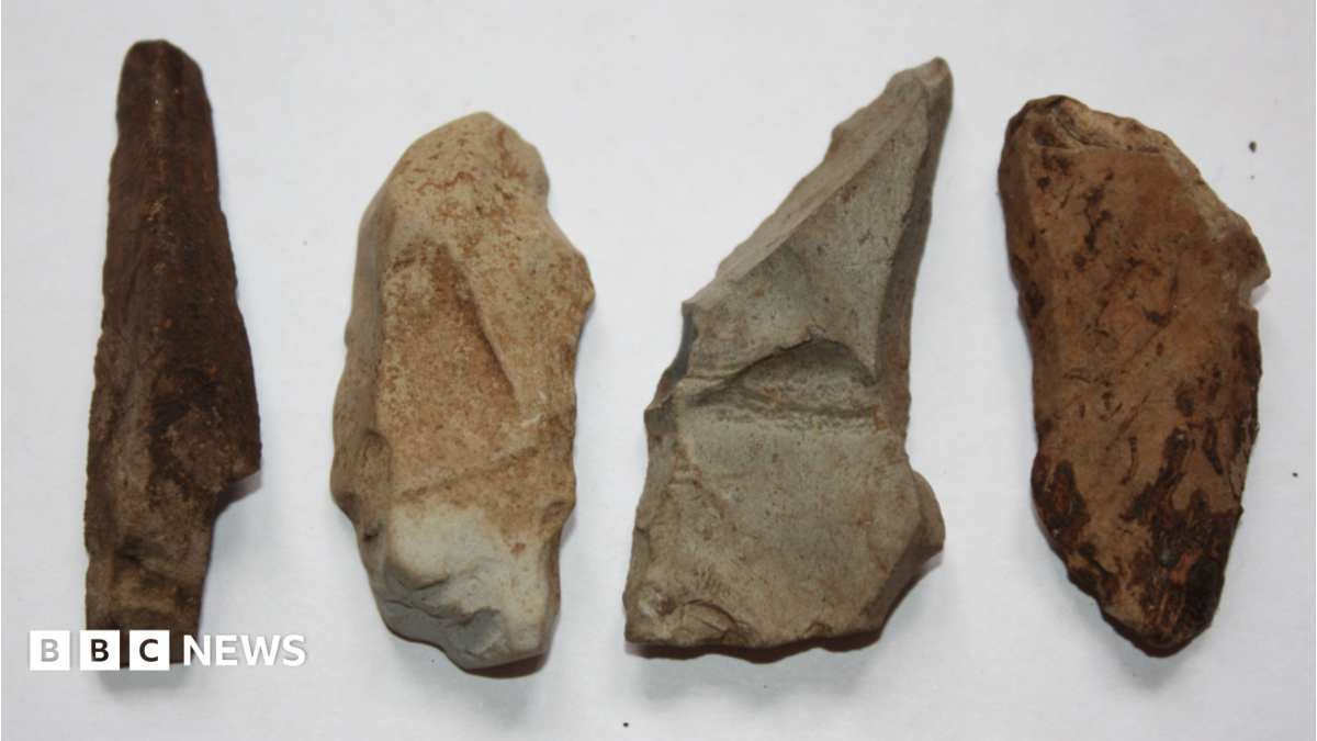 Tools dating back 11,000 years found on Skye - BBC News