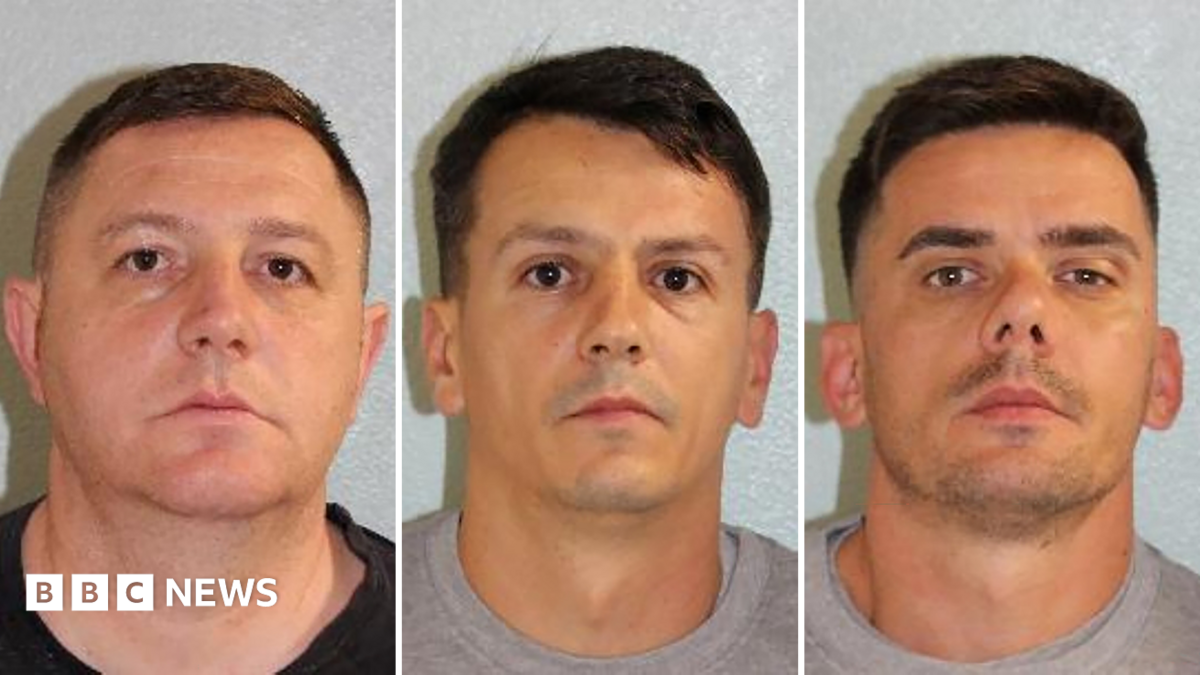 Men admit trying to tunnel into jewellery shop