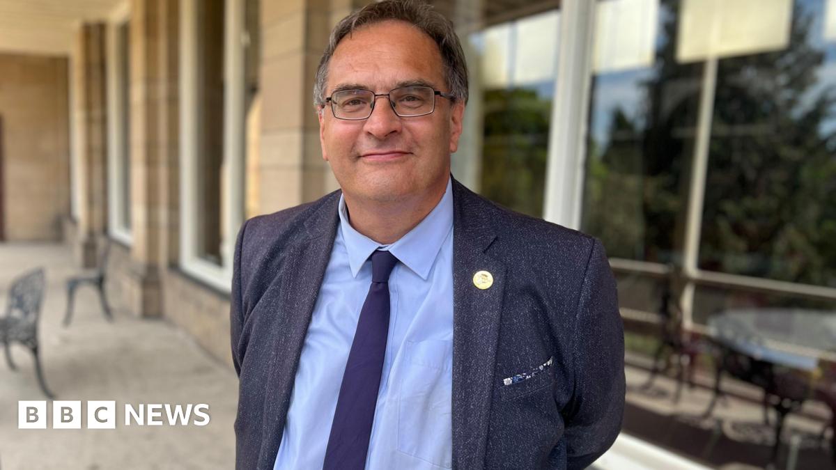 Derbyshire County Council's deputy leader ousted in vote