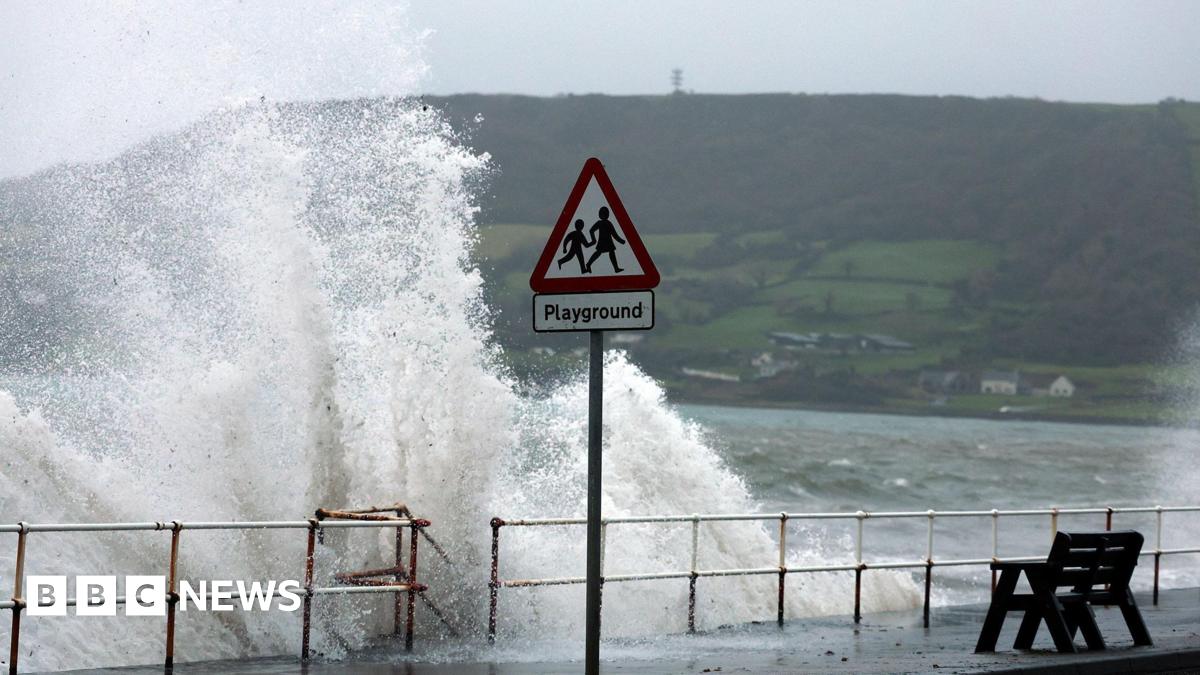 Storm Dave Hits UK: Easter Travel Disrupted by Severe Weather