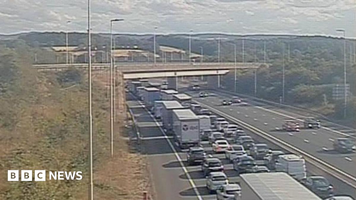 Motorcyclist in critical condition after M1 crash in Leicestershire