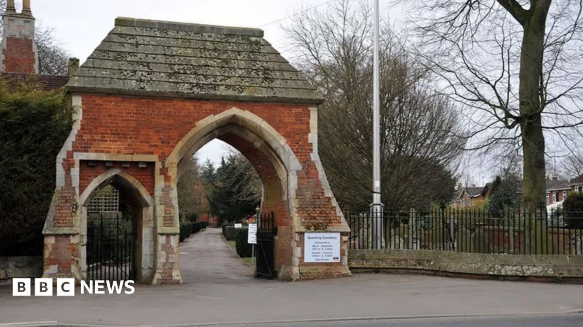 Plans to restore and expand Spalding Cemetery