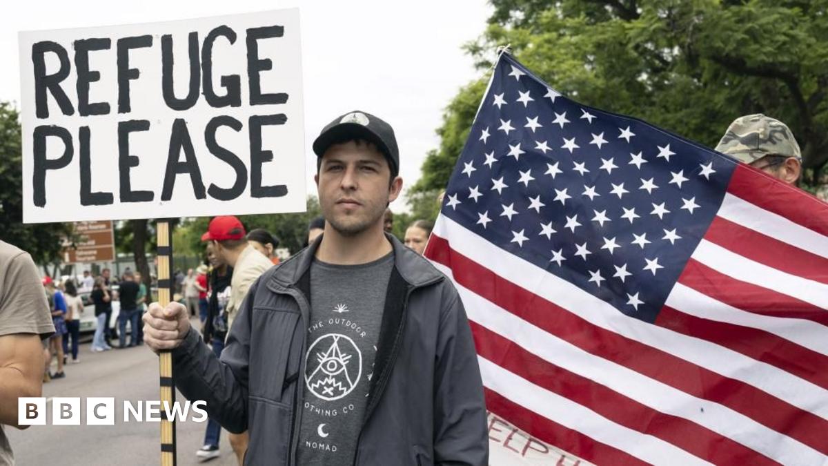 South Africa criticises US plan to accept white Afrikaner refugees