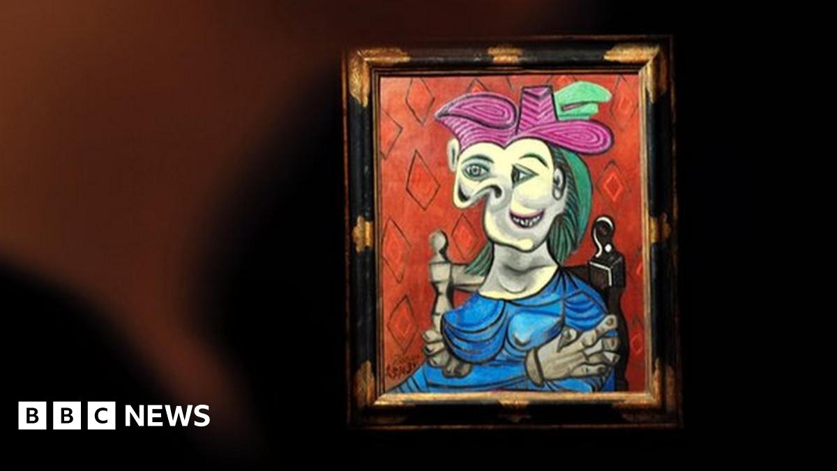 Picasso's Seated Woman in Blue Dress sells for $45m - BBC News Picasso's Seated Woman in Blue Dress sells for $45m - BBC News