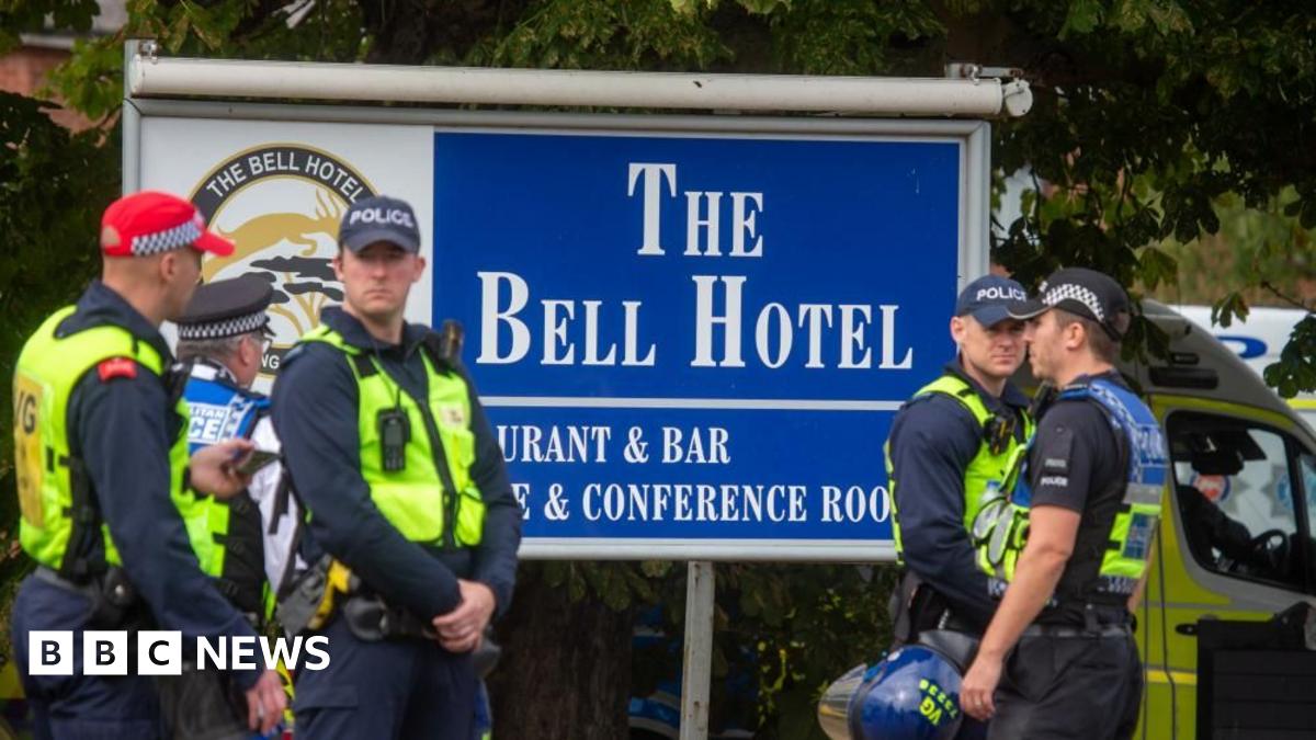 Asylum seekers can stay at hotel in Epping after government wins appeal thumbnail