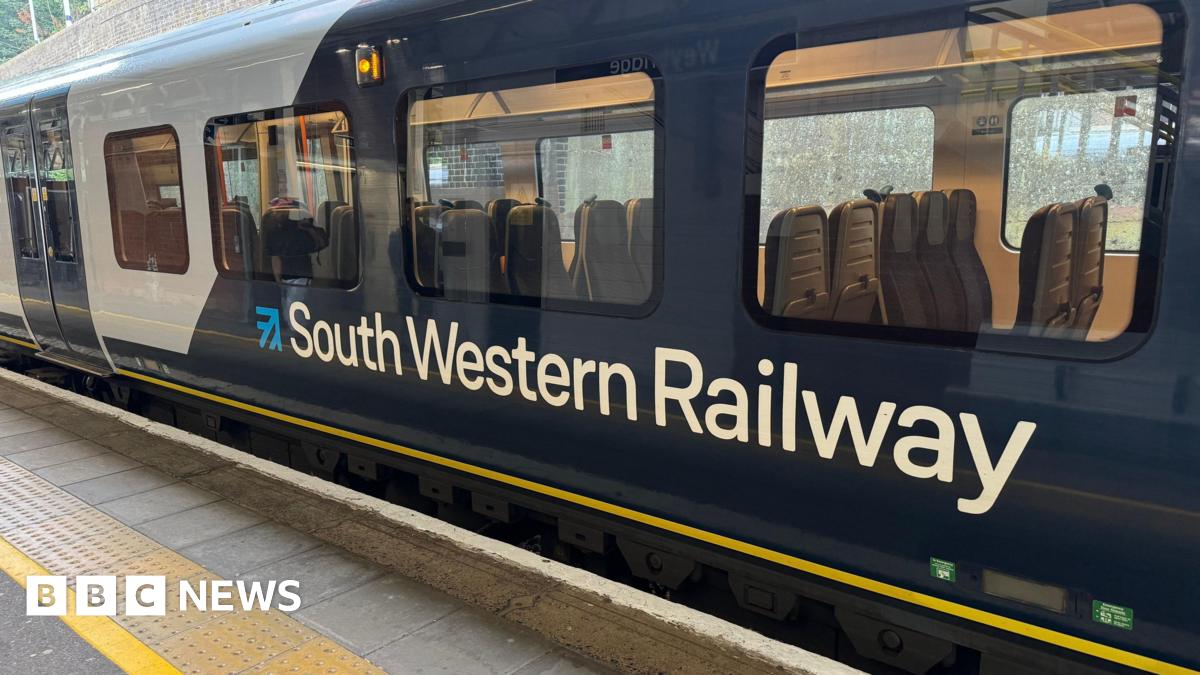 Cuts to South Western Railway summer services criticised by MP
