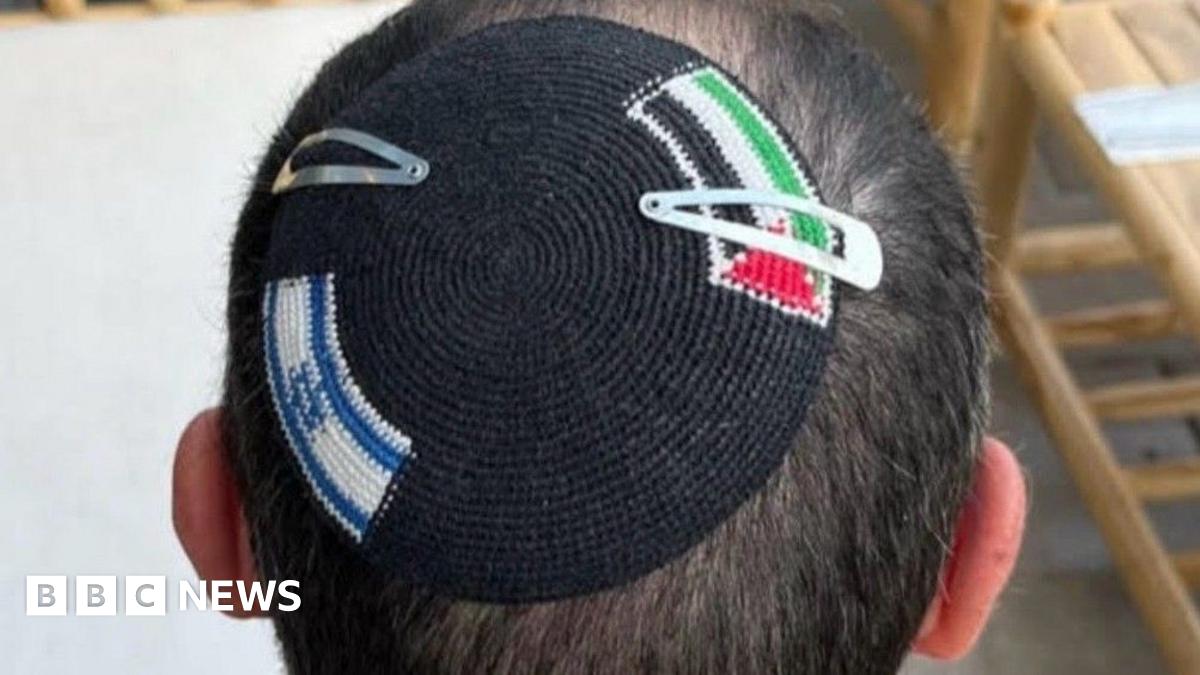 Israeli police investigate after officers 'cut Palestinian flag' from skullcap