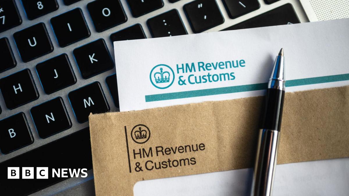 
                            HMRC phone lines stay open as self-assessment tax deadline looms