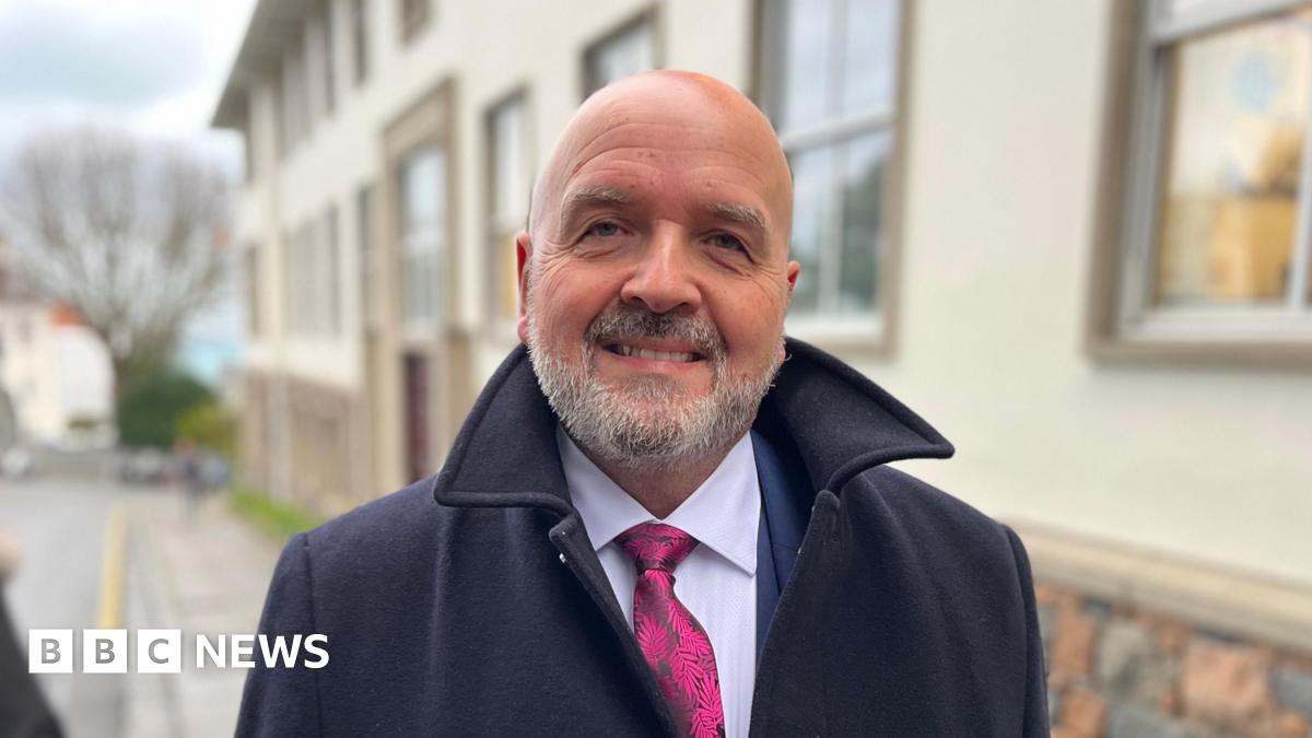 Senior politician arrested by Guernsey Police