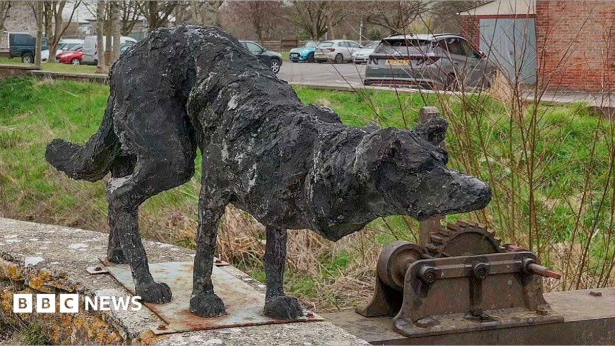 Queenie, Bridport's stalking dog sculpture, to be recast in resin