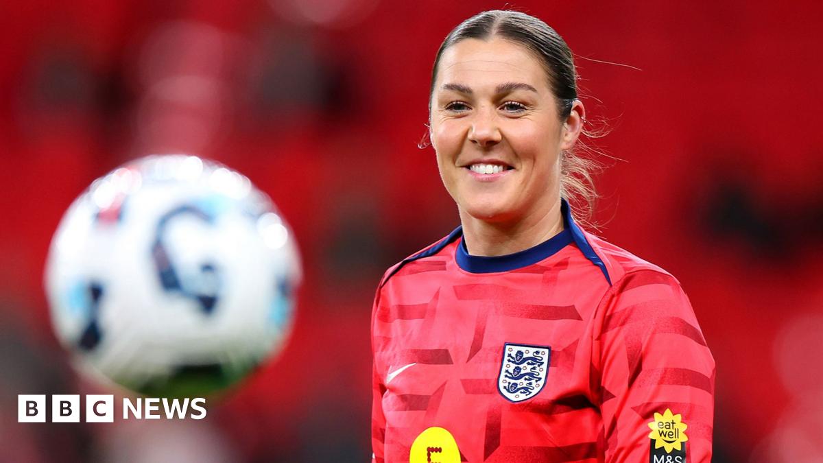 Former England keeper Mary Earps in 'happy' same-sex relationship