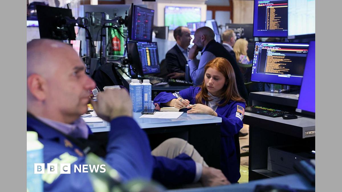 Tech stocks tumble on concerns over AI spending