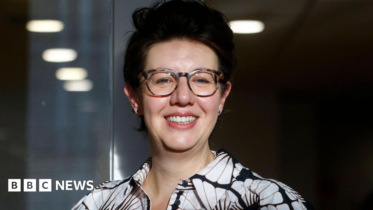 Nero Book Prize: Claire Lynch wins for debut novel inspired by real family separations