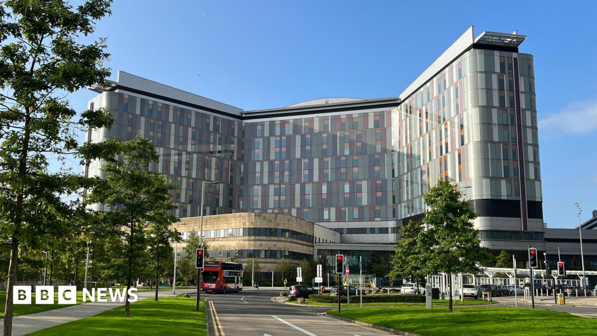 Doctor tells inquiry hospital concerns ignored for 15 years