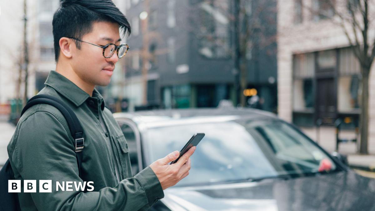 Uber now accepts cash for fares outside London