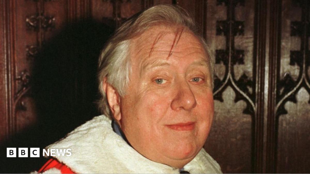 Sheffield pays tribute to former Labour politician Roy Hattersley