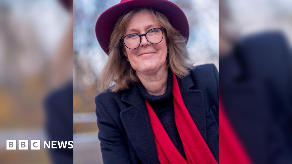 The New Forest cleaner whose videos are watched by millions - BBC News