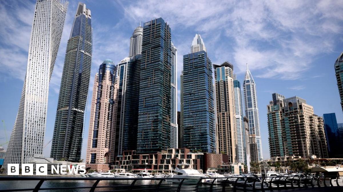 Wealthy Russians flee to Dubai to avoid sanctions - BBC News