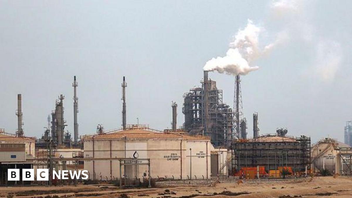 
                            Oil price jumps after Qatar minister warns all Gulf production could stop