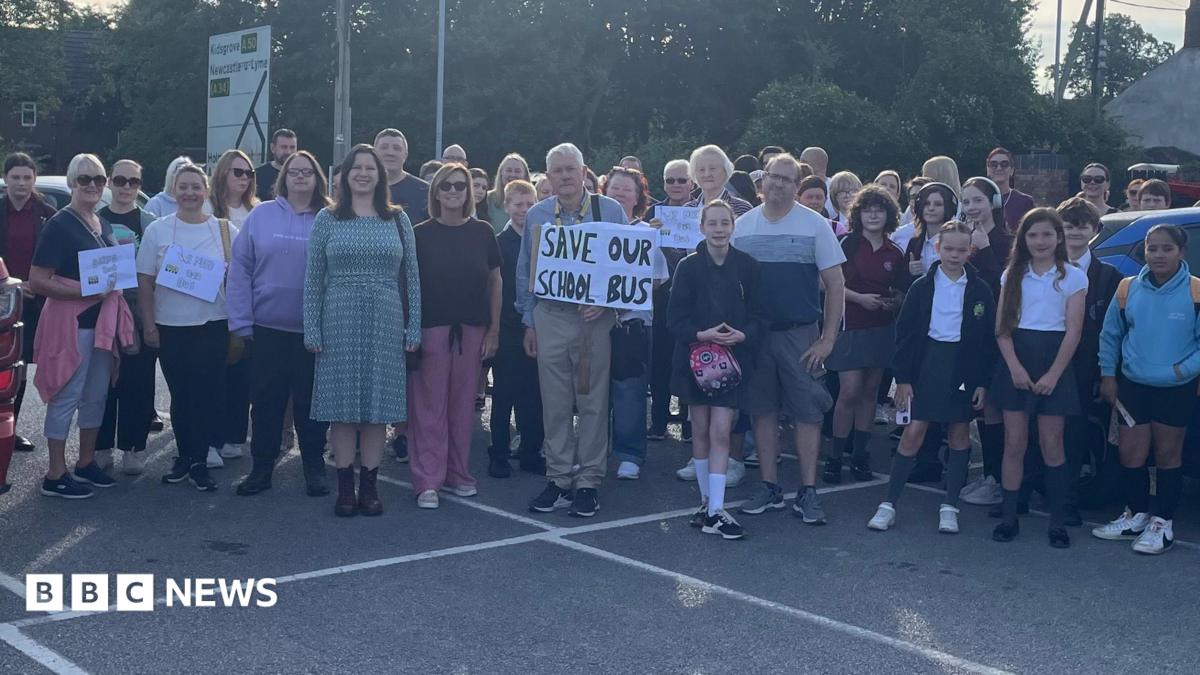 'Children at risk' over Cheshire bus route cancellation