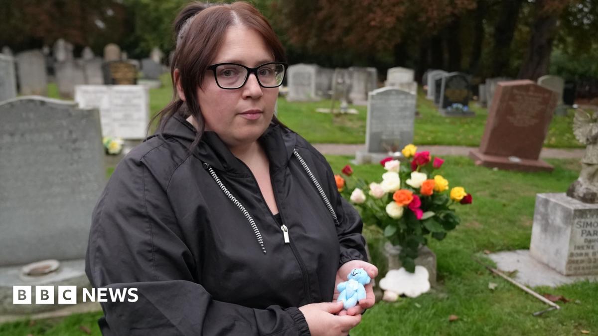 Jailed funeral boss angers families with 'apology'