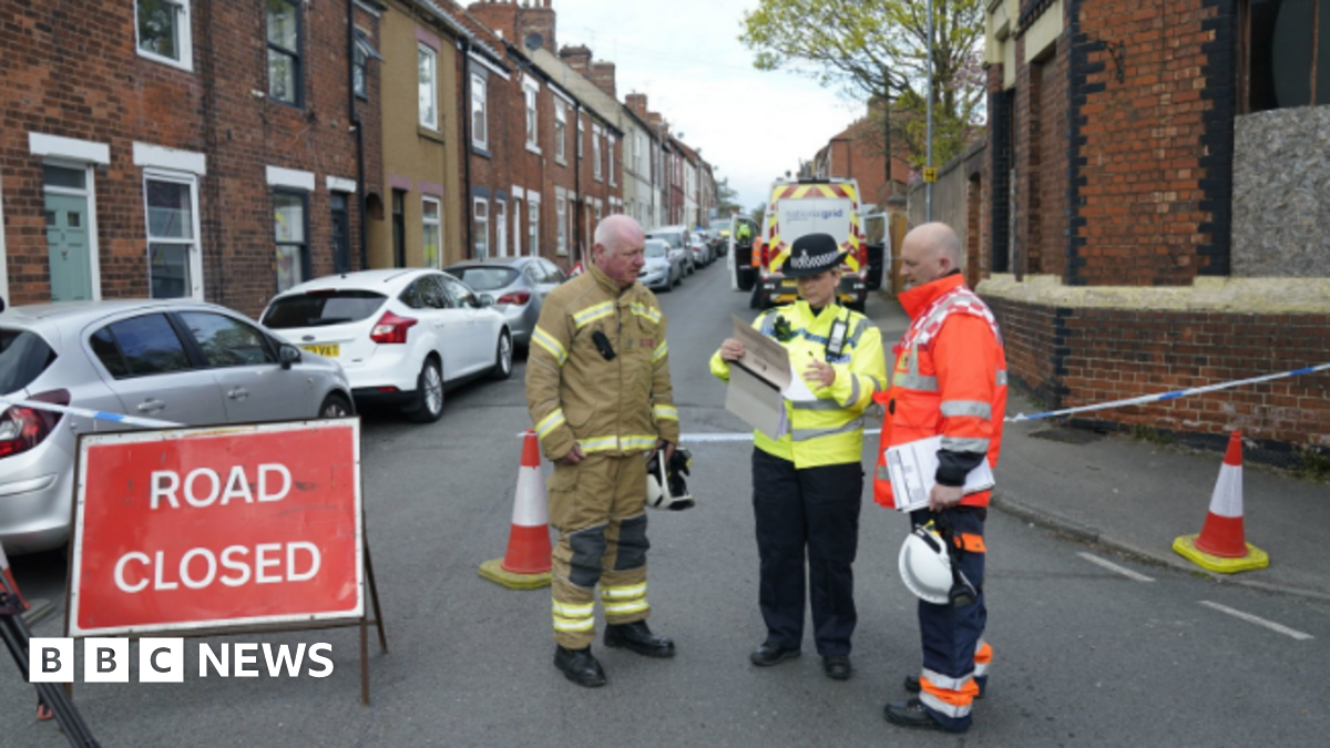 Worksop explosion: Man killed in blast which destroyed house