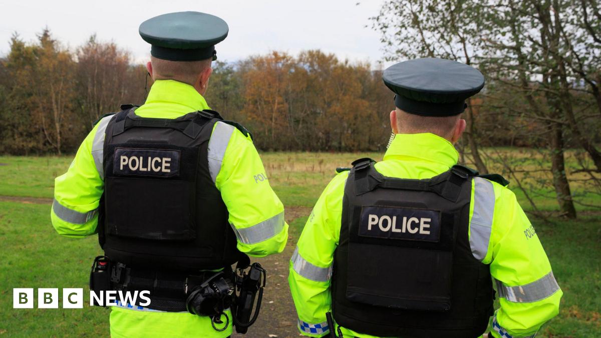 bbc.co.uk - Julian O'Neill - Police Service of Northern Ireland officer names published on courts website