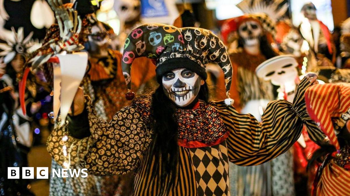 Derry Halloween Festival 2025 celebration with crowds and decorations