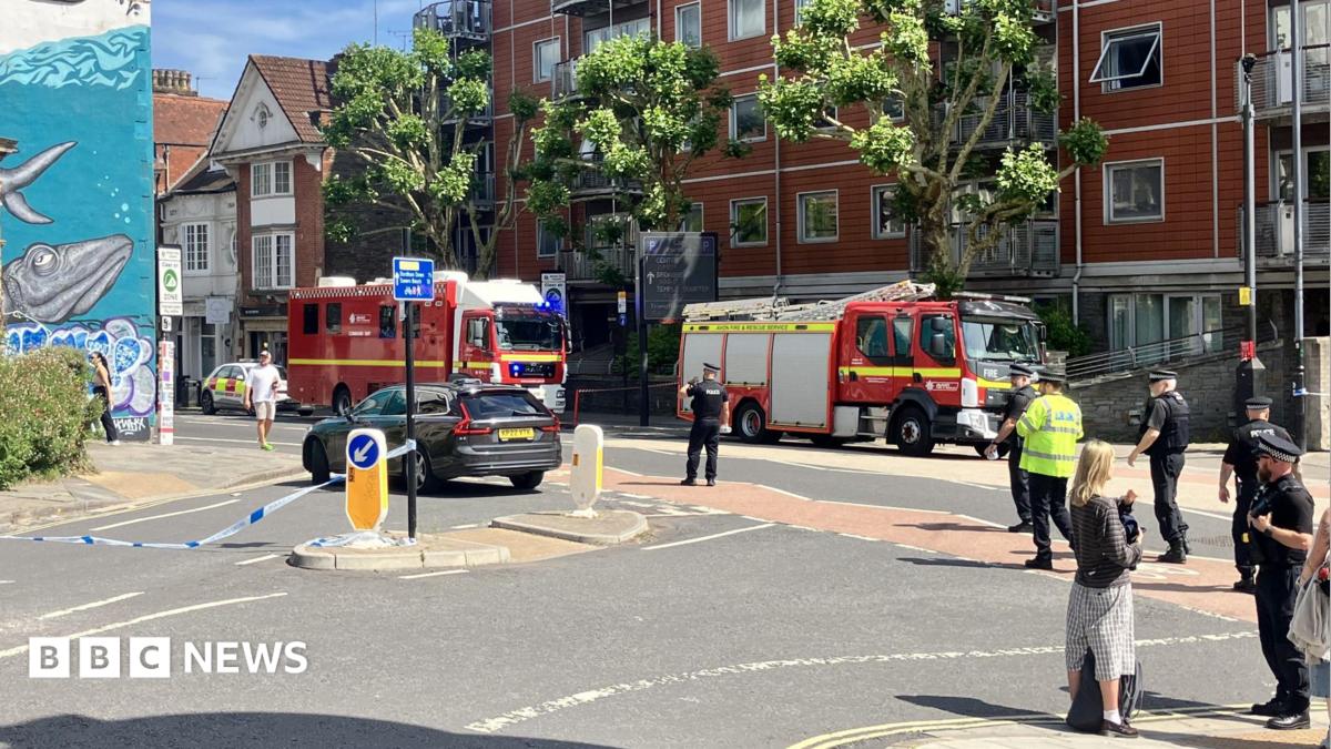 Ruptured gas main triggers Bristol city centre evacuation