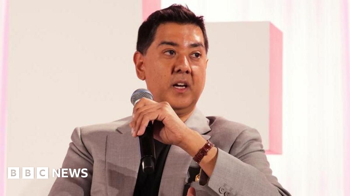 
                            US judge blocks detention of British social media campaigner